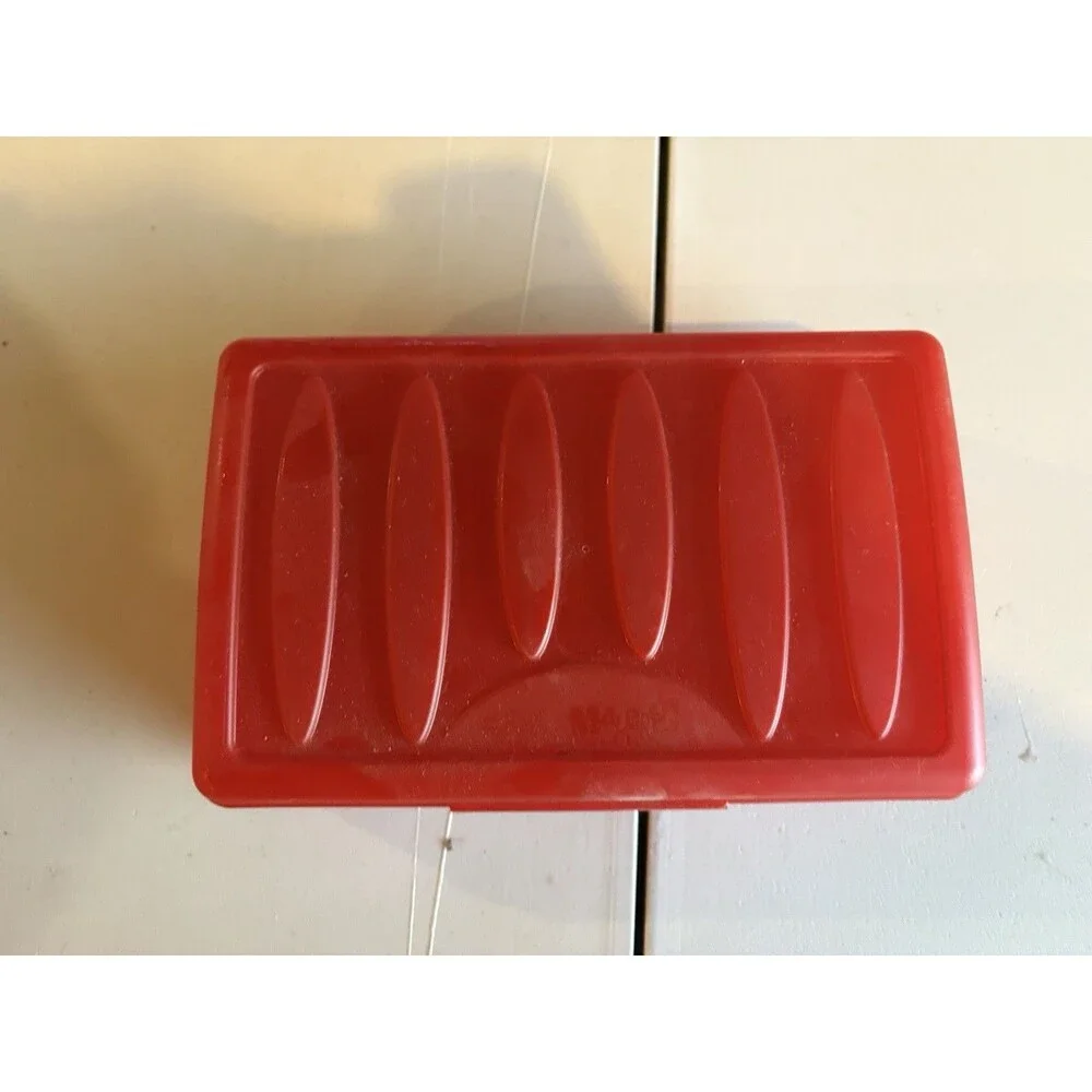 Red Plastic Storage Container with Snap‑On Lid – Small Organizer Box